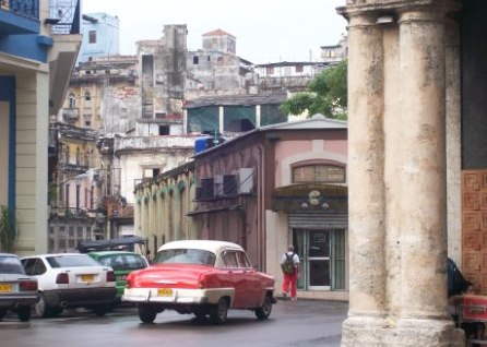 50s car on neptuno